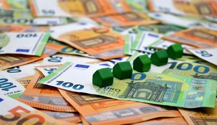 Finanzierung & Förderung in Schleswig: KfW-Förderung, Wohnbauförderung im Bundesland, Zinsentwicklung und Bankenvergleich. Alles Wichtige zur Immobilienfinanzierung im Überblick.